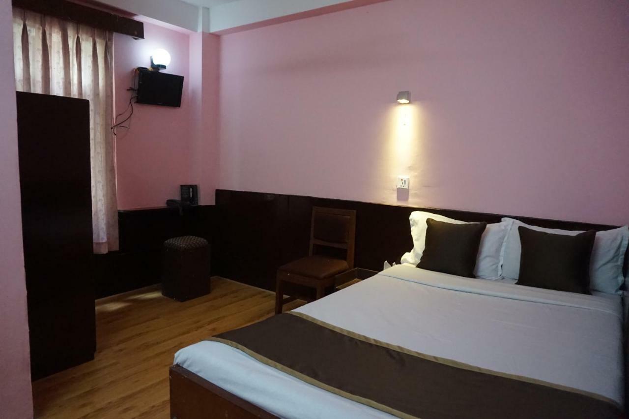 Hotel Impala Garden Катманду Экстерьер фото