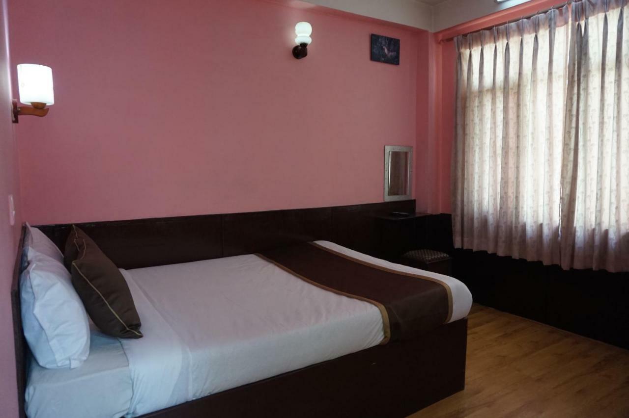 Hotel Impala Garden Катманду Экстерьер фото