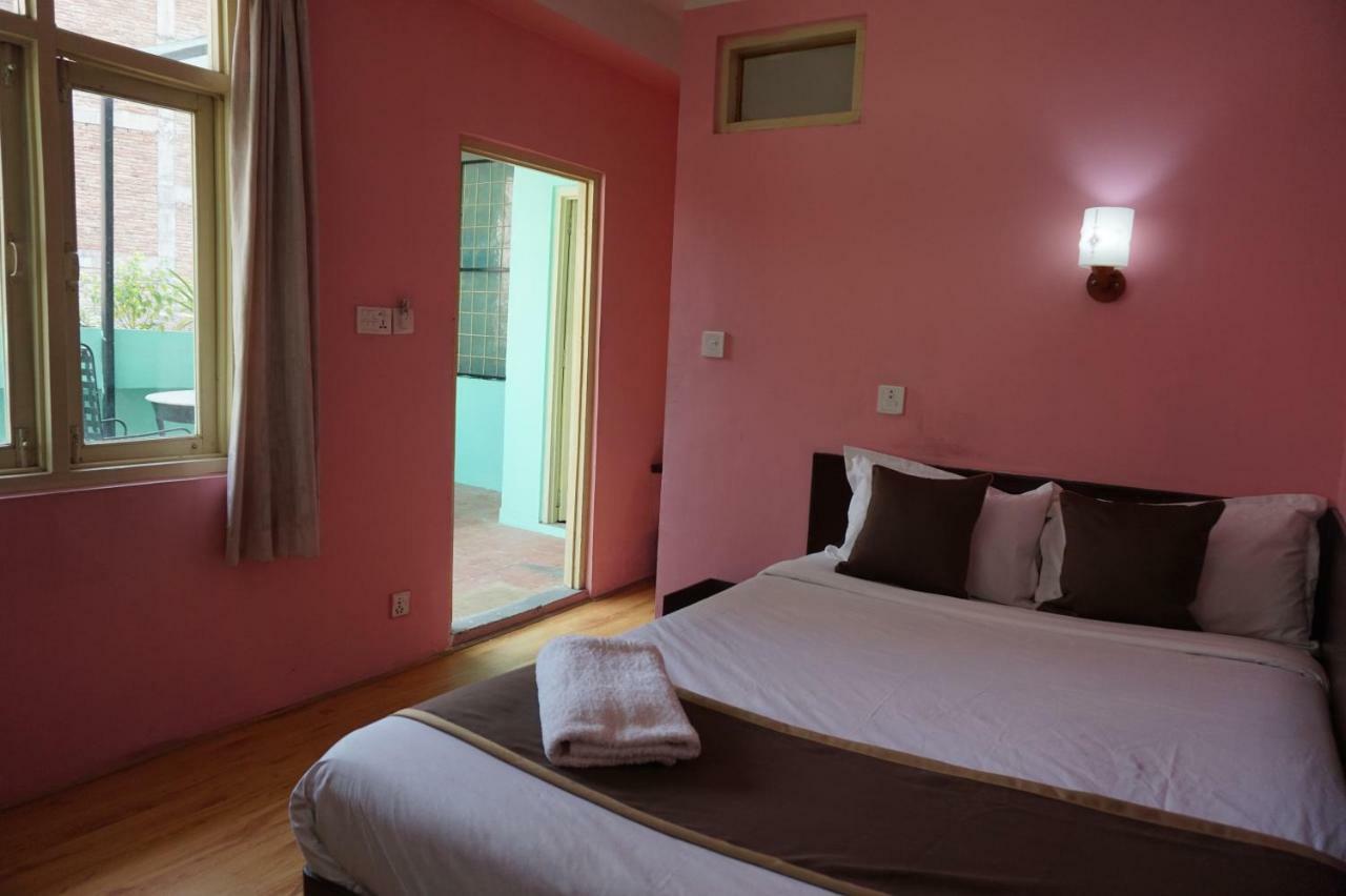 Hotel Impala Garden Катманду Экстерьер фото